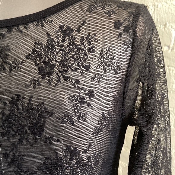 VENUS Black Sheer Lace Blouse - Picture 4 of 6